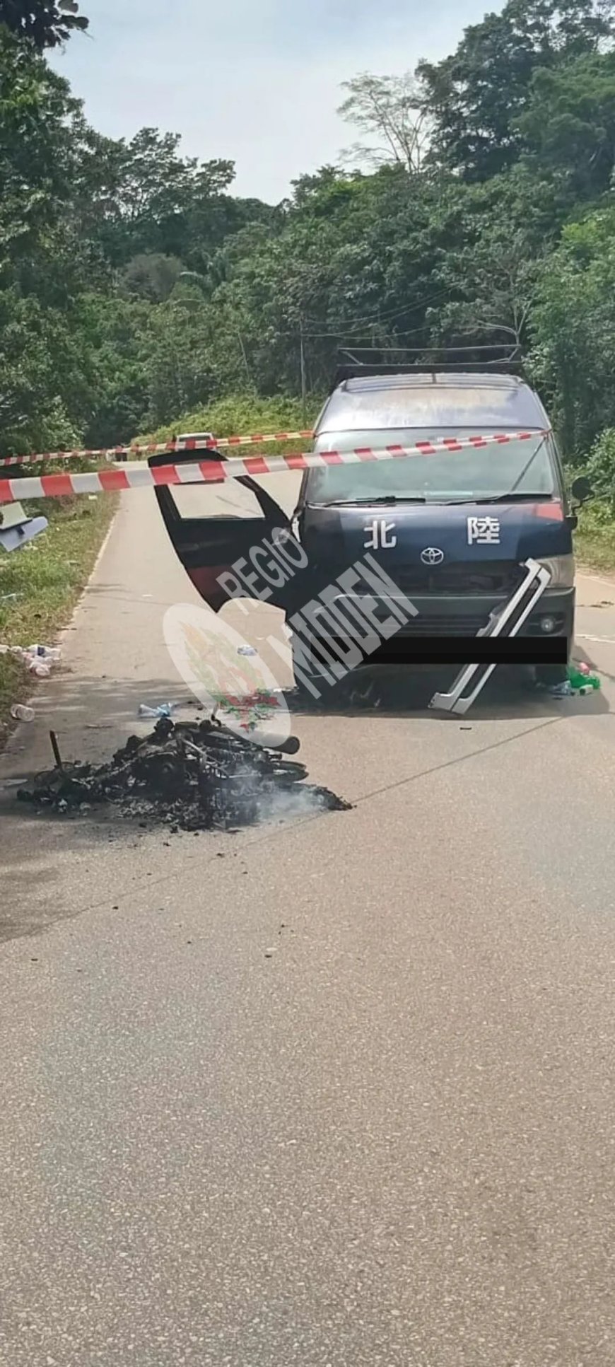 Bromfietser overlijdt bij aanrijding met busje te Brownsweg