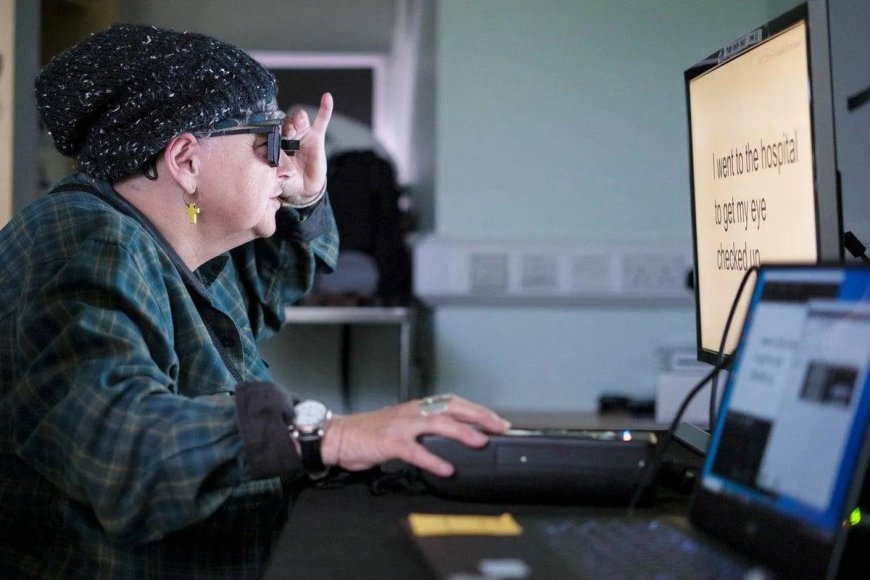 Mensen met ouderdomsblindheid kunnen weer lezen dankzij microchip 