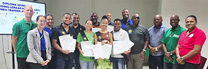 Eerste officiële Martial Arts-trainers ontvangen diploma in Suriname