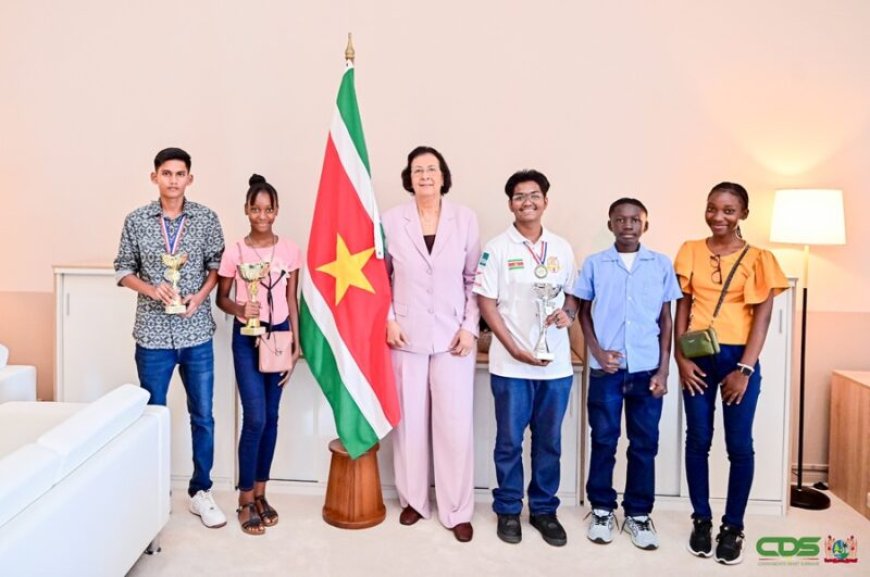 Enveloppe voor succesvolle jeugdige dammers