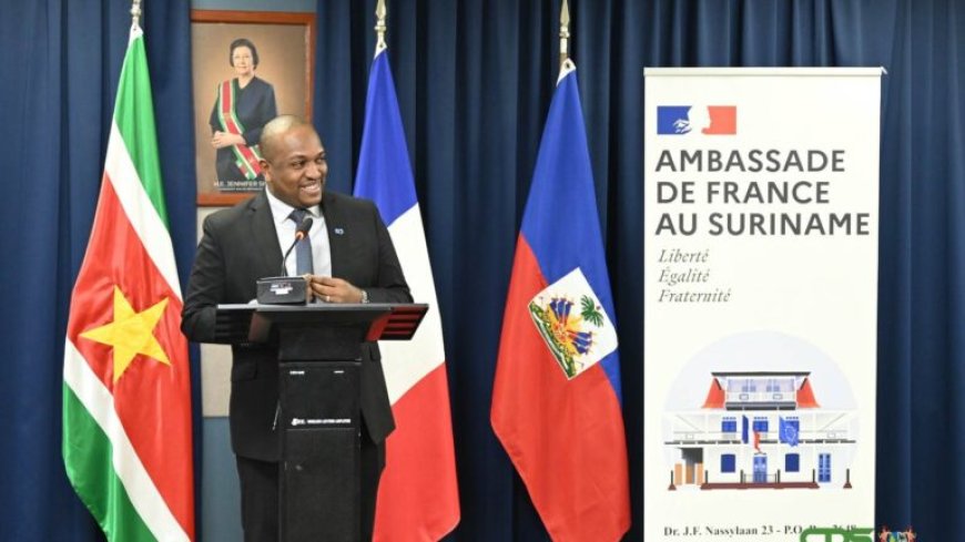 Franse taal brengt diplomaten en culturen samen bij Café Francophone