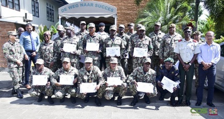 21 militairen ronden opleiding tot groepscommandant succesvol af