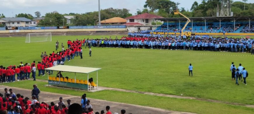 Gymnastrade ter gelegenheid van 50 jaar Onafhankelijkheid