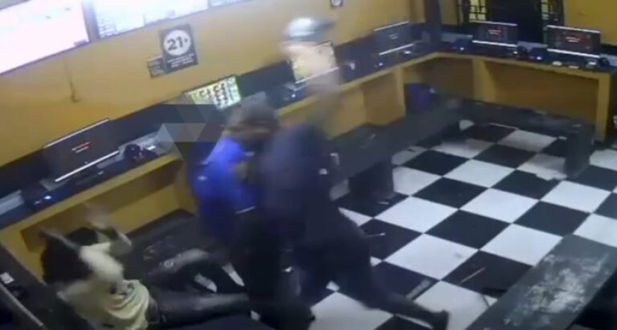 Politieagent vuurt schot af nadat verdachten fles naar hem gooien