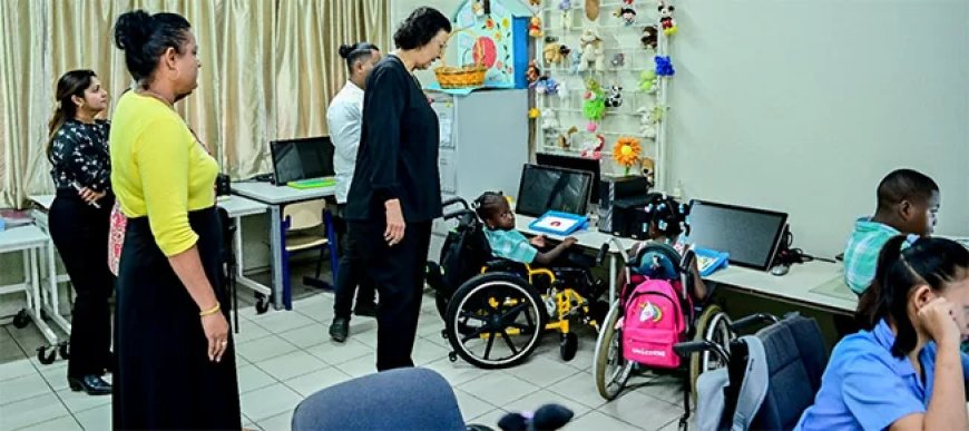 President Simons bezoekt scholen voor kinderen met speciale hulpvraag