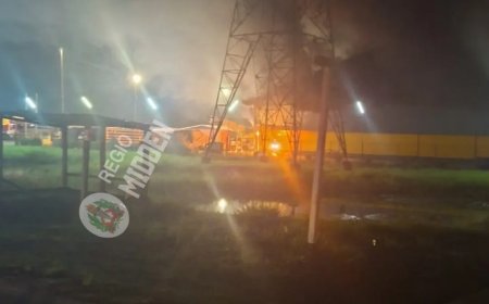 ???? Brand bij magazijn aan Martin Luther Kingweg