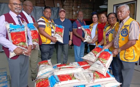Lions Club Paramaribo Central en Sun Rice helpen getroffenen aardbeving