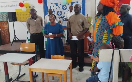 BEP schenkt schoolmeubilair aan EBGS-basisschool Botopasi