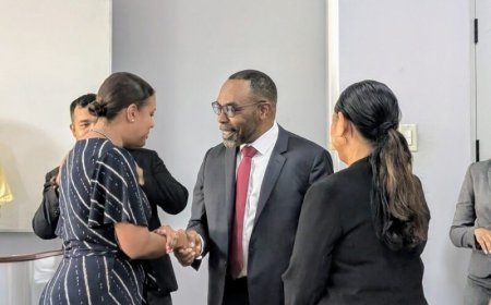 President Caribisch Hof van Justitie bezoekt activiteit Faculteit der Juridische Wetenschappe