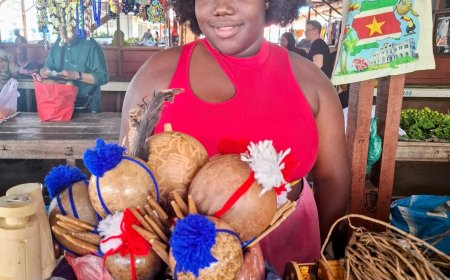 De stem van het volk:  Surinamers praten over 50 jaar vrijheid