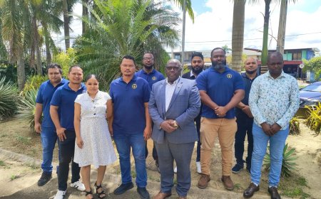 Minister Landveld spreekt luchtverkeersleiding over modernisering en betere werkomstandighede