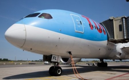 SLM huurt kist van TUI fly