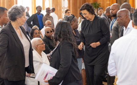 Suriname neemt op waardige wijze afscheid van oud-president Venetiaan