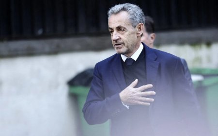 Franse oud-president Sarkozy na drie weken al uit cel in afwachting van hoger beroep