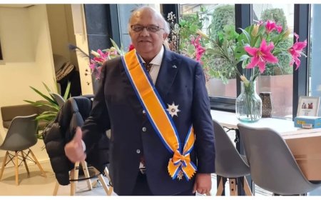 Khargi onderscheiden met Ridder Grootkruis