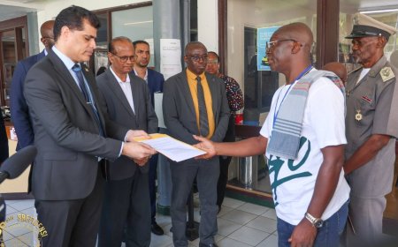 Aucaanse granman dient petitie in tegen grenswet: zorgen over rechten inheemsen en marrons