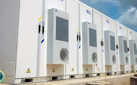 Ruim 490 huishoudens voorzien van energie in Sarakreek-gebied