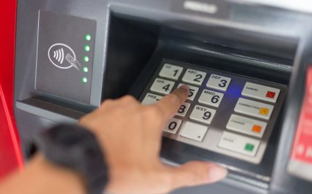 Politie waarschuwt: Wees extra voorzichtig en alert bij het pinnen