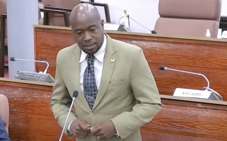 Parlementariër Van Samson roept op tot wettelijke oplossing beloning leerkrachten 