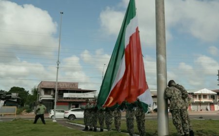 Mammoetvlaggen domineren straatbeeld aan vooravond gouden jubileum