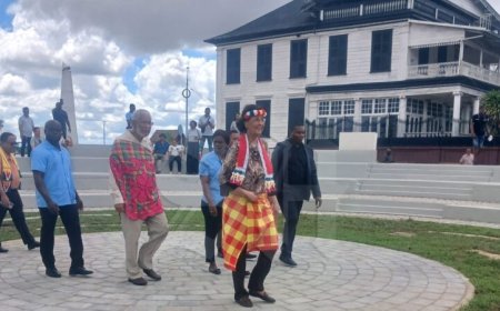 Waterkant officieel heropend voor publiek met traditioneel plengoffer