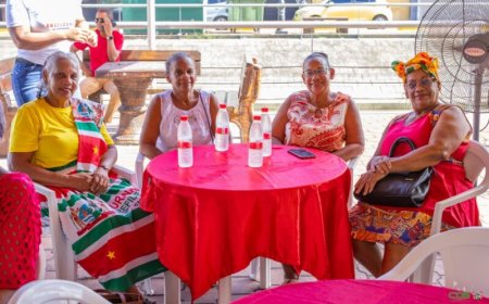 President roept jeugd en ouderen op tot wederzijdse steun tijdens Bigi Sma Dey