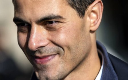 D66-voorzitter Jetten benadrukt veerkracht en gelijkwaardigheid tijdens 50 jaar Srefidensi