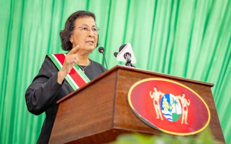 President Simons roept op tot nationale eenheid met duidelijke ontwikkelingsroute