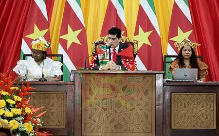 Adhin: 50 jaar onafhankelijkheid vraagt om eerbied én zelfonderzoek