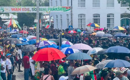 Grote opkomst bij viering 50 jaar Srefidensi