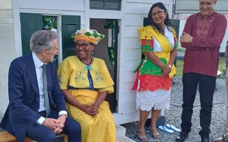 Premier Schoof bezoekt Stichting Arbeidsmobilisatie en Ontwikkeling