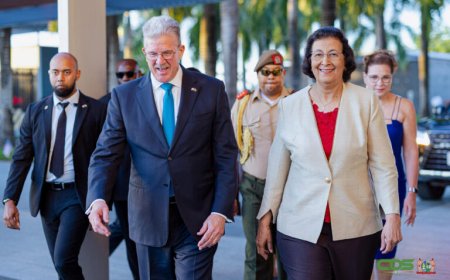 Amerikaanse ambassadeur viert 50 jaar Srefidensi met historische boodschap