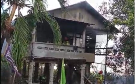 Hoogbouwwoning verwoest door brand in Nickerie