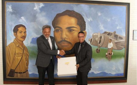 Premier en delegatie uit St. Maarten bezoeken SLM