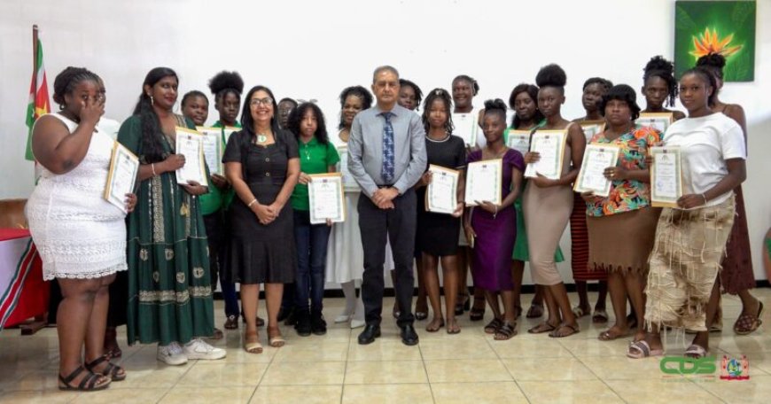 24 cursisten ontvangen certificaat vaktraining verpleegassistent