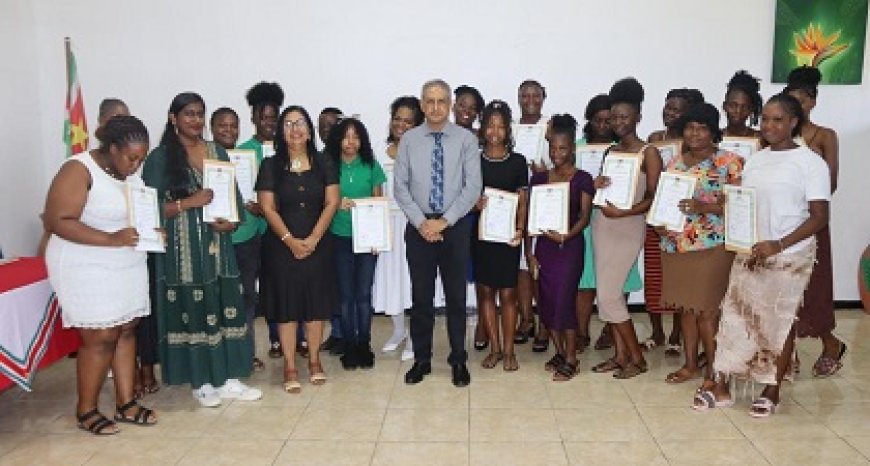 Vierentwintig cursisten behalen certificaat Verpleeghulp