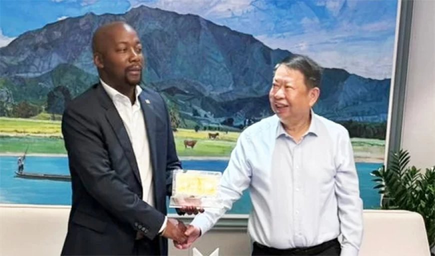 Suriname en China bespreken duurzame mijnbouw tijdens conferentie in Tianjin