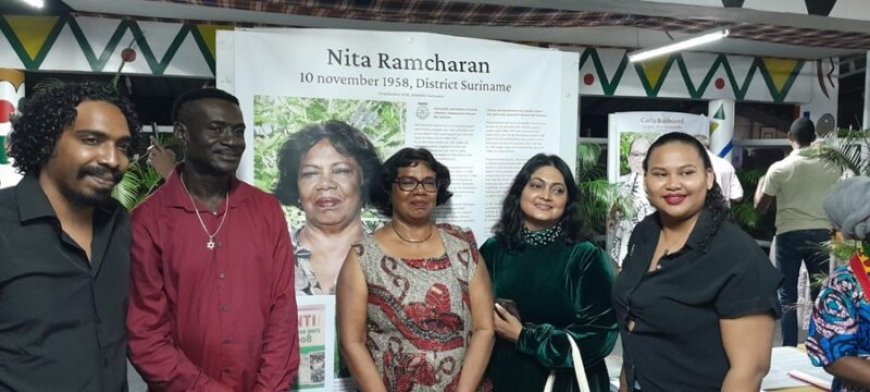 Gemêleerd gezelschap in Naks-iconen-kalender 2026