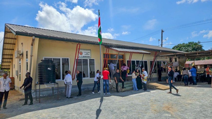 Minister Bee opent modern BvB-kantoor in Brownsweg