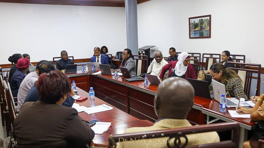 Commissie: “Duizenden kinderen zonder schoolplek”