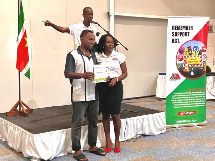 Joanne Adraai bij afsluiting training Defensive Driving: ‘Uw verantwoordelijkheid is groter’