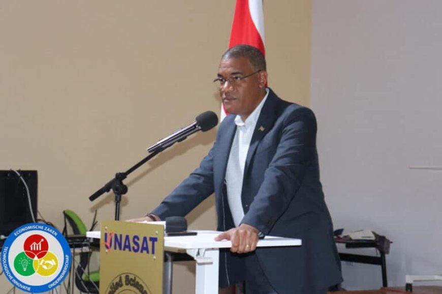 Minister Baasaron aanwezig tijdens ondertekening MoU UNASAT en Saxion