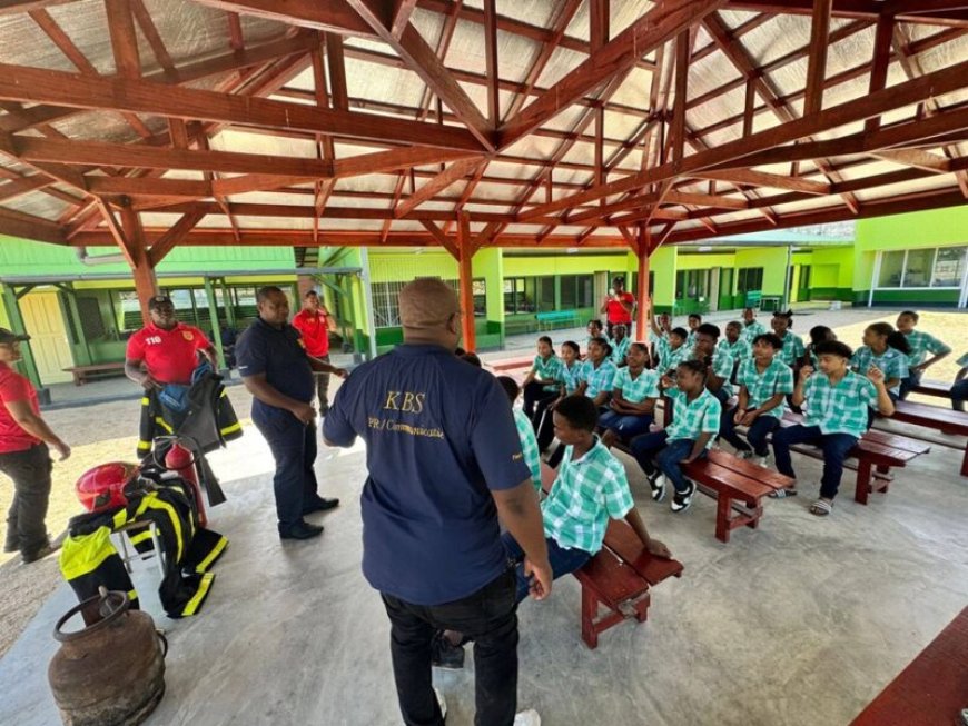 Politie, brandweer en BBS houden voorlichtingsdag in Coronie