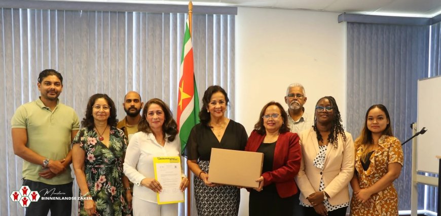 Nationaal Archief Suriname ontvangt archief George Hindori