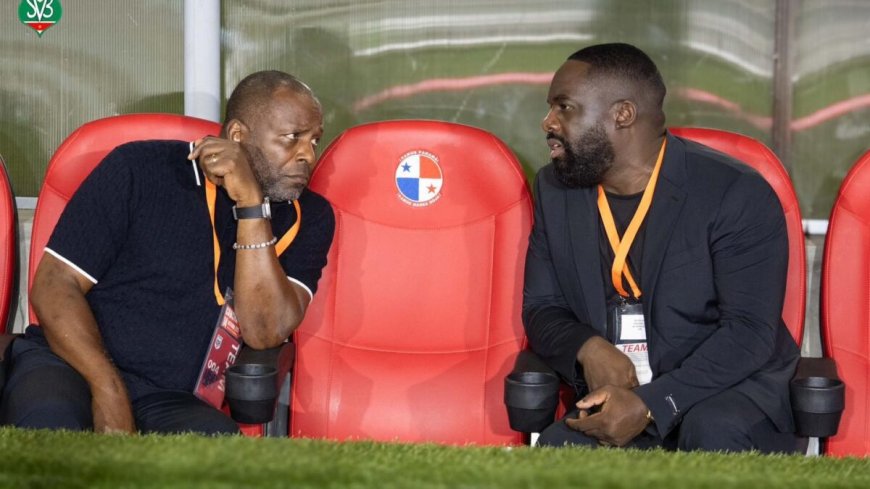 ‘Natio-directeur Tevreden in vizier van Ajax’