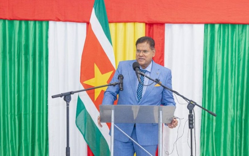 Politiek overleg overzee – een vreemde volgorde