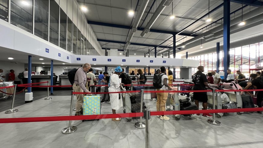 Reiziger met 74.555 euro aangehouden op JAP-luchthaven