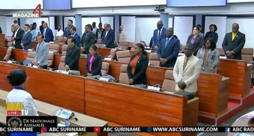 Parlement memoreert oud-president Ronald Venetiaan