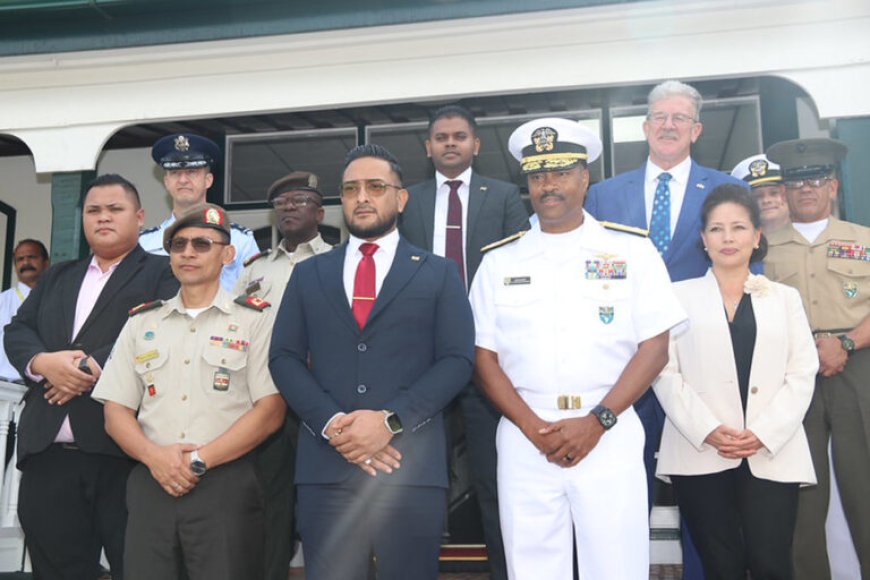 Amerikaanse admiraal bezoekt Suriname: nauwere samenwerking rond Caribische veiligheid