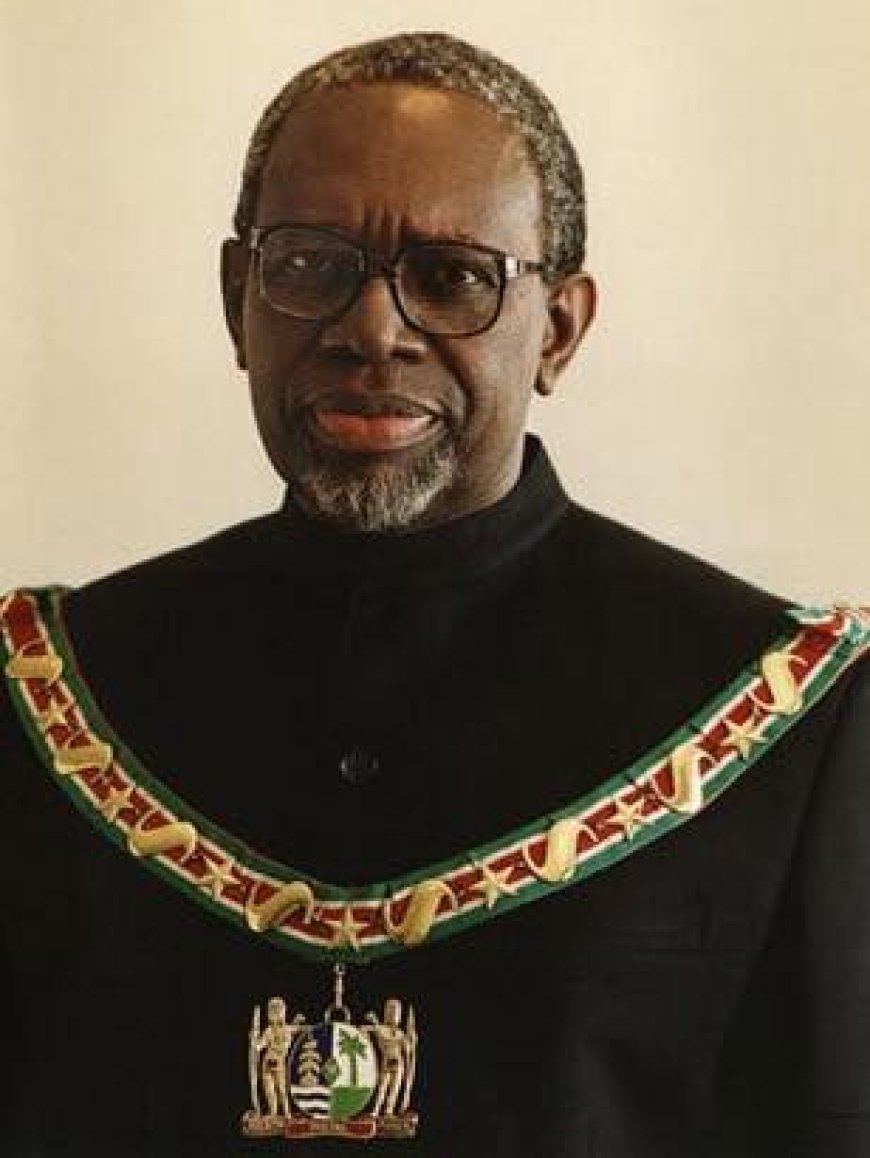 Honderden bewijzen laatste eer aan oud-president Venetiaan